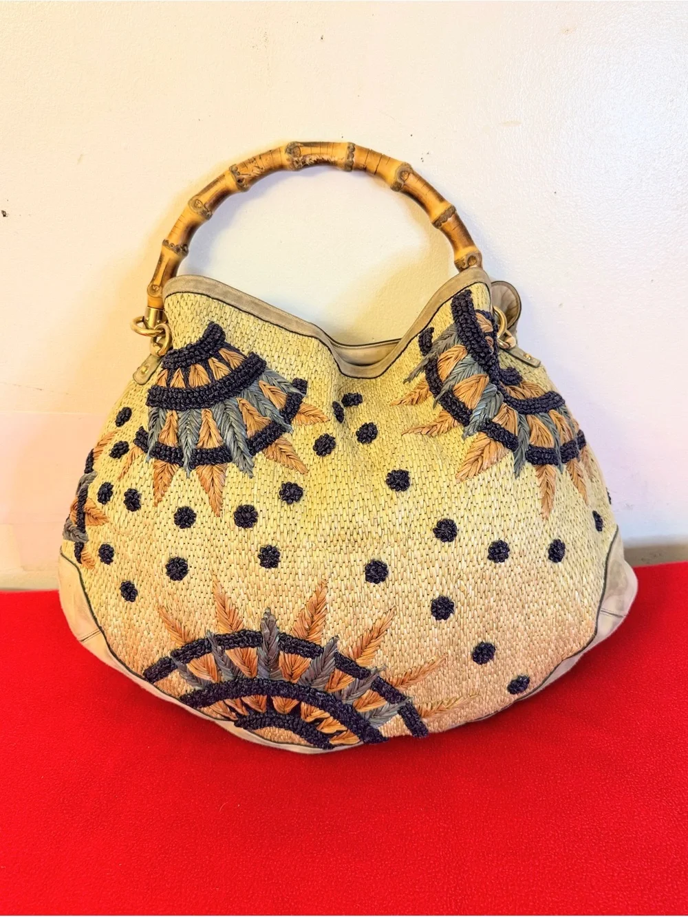 Gucci Beige Suede And Raffia Embroidered Peggy Bamboo Handle Floral Hobo Italy
